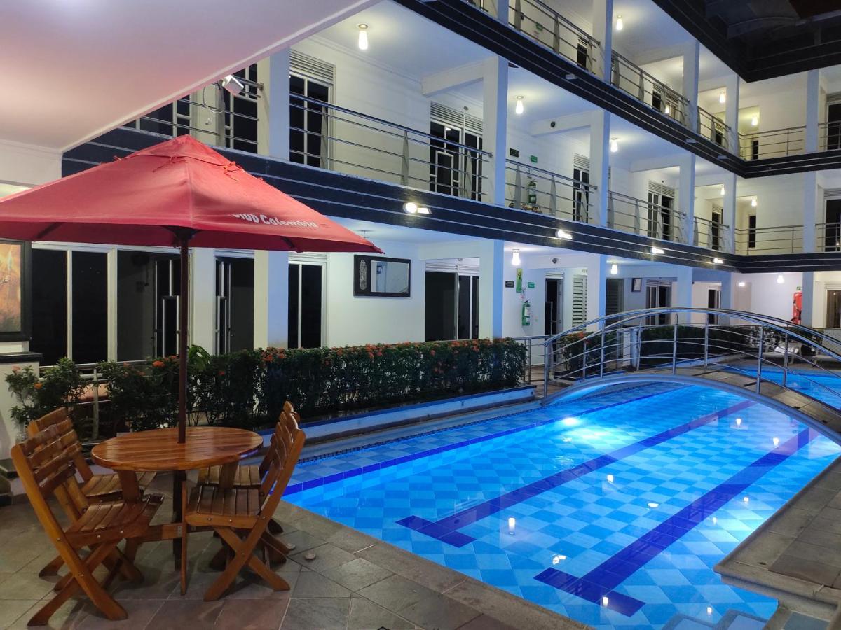 Confort Plaza Hotel Вильявисенсио Экстерьер фото